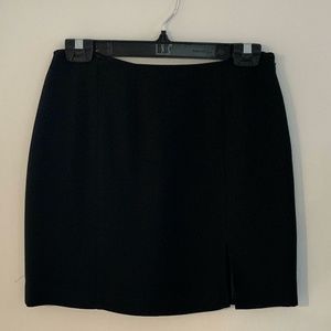 Black lined mini skirt